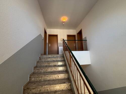 Treppenhaus - 3 Zimmer Etagenwohnung zur Miete in Grimma