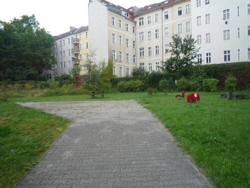 Garten - 3 Zimmer Etagenwohnung in Berlin
