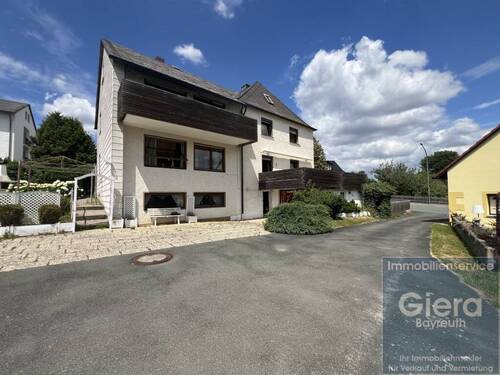 Hausansicht - Mehrfamilienhaus, Wohnhaus mit 209,00 m&sup2; in Hummeltal zum Kaufen