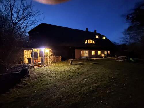 Ansicht bei Nacht - 9 Zimmer Einfamilienhaus zum Kaufen in Penzlin