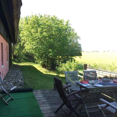 Nordwestseite mit Terrasse - 