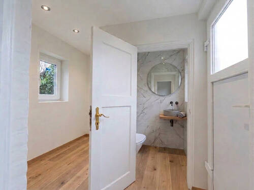 26. Hintereingang + Gäste WC + HWR (Gestaget) - 