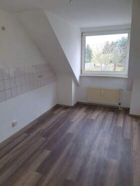 Helle Dachgeschossküche - 2 Zimmer Etagenwohnung in Bernstadt auf dem Eigen