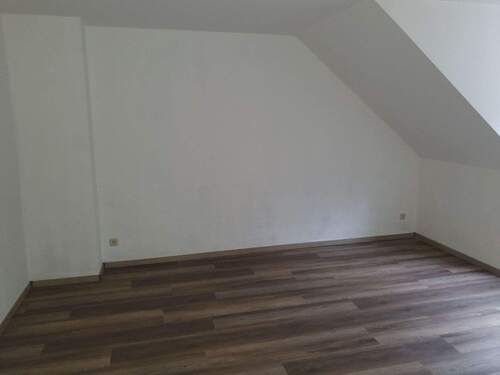Schlafzimmer - Etagenwohnung mit 66,00 m&sup2; in Bernstadt auf dem Eigen zur Miete