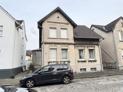Straßenansicht - 6 Zimmer Mehrfamilienhaus, Wohnhaus zum Kaufen in Lage