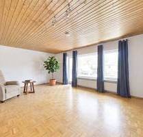 Zauberhafte 2-Zimmer-ETW mit großem Balkon und Tiefgaragen-Stellplatz in 79211 Denzlingen
