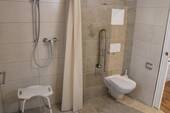 Das Bad mit Fenster.JPG - 