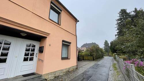 Straßenseite - 5 Zimmer Doppelhaushälfte zum Kaufen in Radeberg