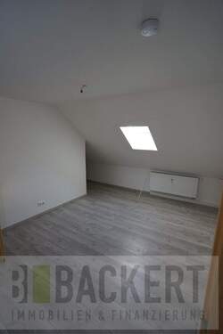 Flur mit Wohn-/Essbereich - 3 Zimmer Etagenwohnung in Altenkunstadt