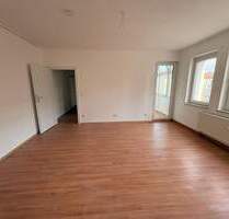 Helle 2-Zimmer-Wohnung mit Wintergartenbalkon in Fürth - Ronhof