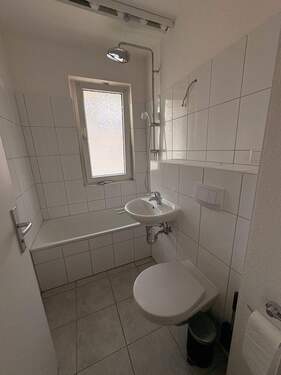 Tageslichtbad mit Dusche - 