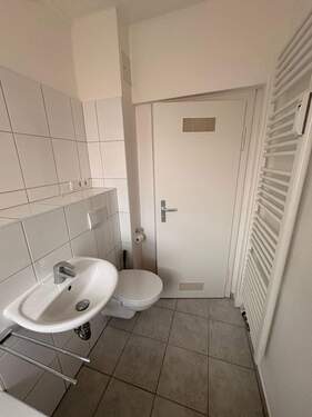 Tageslichtbad mit Wanne - 