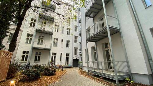 Hof - 2 Zimmer Etagenwohnung zum Kaufen in Berlin