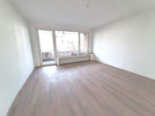 Wohnzimmer - 3 Zimmer Etagenwohnung zur Miete in Duisburg