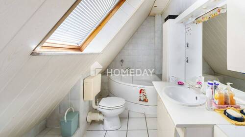 1. OG Badezimmer 1 - 
