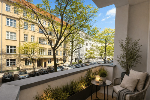 Straßenseitiger Balkon - Etagenwohnung mit 259,00 m&sup2; in Berlin zum Kaufen