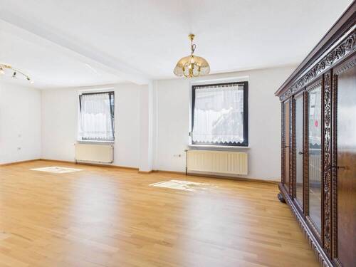 Wohnen - 5 Zimmer Einfamilienhaus zum Kaufen in Püttlingen