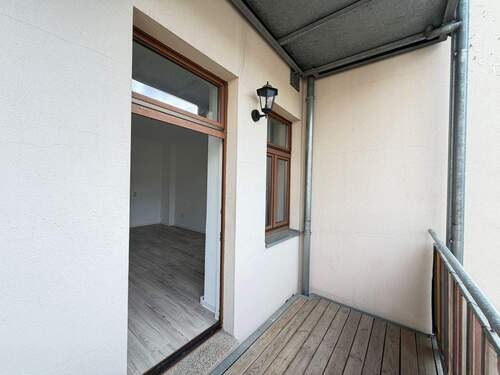 Balkon mit offenem Raum - 3 Zimmer Etagenwohnung in Görlitz