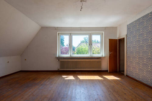 Zimmer mit Abseite OG - 