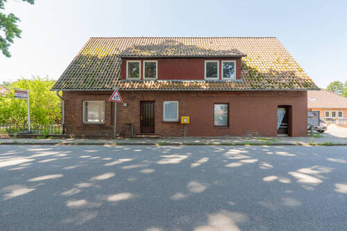 Außenansicht - Platz für Ideen - großzügiges Zuhause mit Sanierungsbedarf in Betzendorf