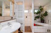 Bad EG - 6 Zimmer Einfamilienhaus zum Kaufen in München