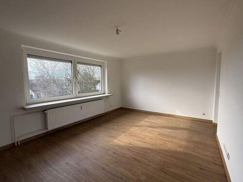 Wohnzimmer - 3 Zimmer Etagenwohnung in Uetersen