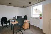 Büro/Praxisraum/Zimmer im EG - Büro mit 124,00 m&sup2; in Tornesch zur Miete