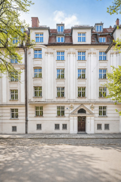 Denkmalgeschützte Jugendstilfassade. - 