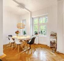 Charmante Stil-Altbauwohnung mit großem Balkon. Zeitlose Schönheit & echtes Wohngefühl. - München Schwabing-West