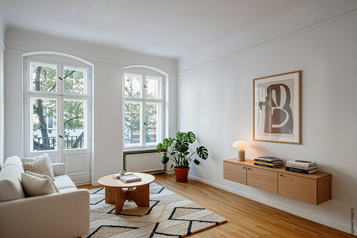 Wohnzimmer - Doppelte Chance: 2 Wohnungen mit Fusionspotenzial zwischen Weinbergspark und Torstraße