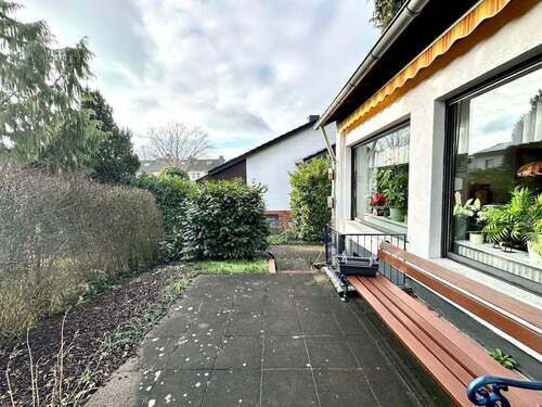 Terrasse - Doppelhaushälfte mit 108,10 m&sup2; in Neuss zum Kaufen