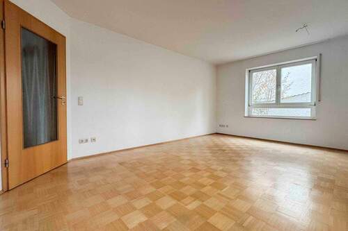 Wohnzimmer2 - 2-Zimmer-Wohnung mit Balkon und Stellplatz - frei ab 022026