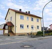 Attraktives Zweifamilienhaus mit großem Grundstück in 92708 Mantel