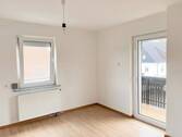 Zimmer OG mit Zugang Balkon - 