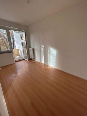 Zimmer - 2 Zimmer Etagenwohnung zur Miete in Plauen