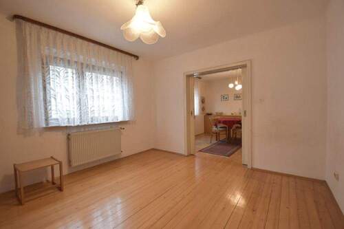 Erdgeschoss-Zimmer2 - 8 Zimmer Mehrfamilienhaus, Wohnhaus in Walldorf