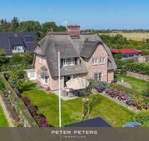 Haushälfte unter Reet in schöner Lage von Wenningstedt