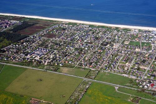 Luftbild - 5 Zimmer Doppelhaushälfte zum Kaufen in Wenningstedt