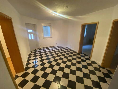 Keller Diele + sep. Eingang - 