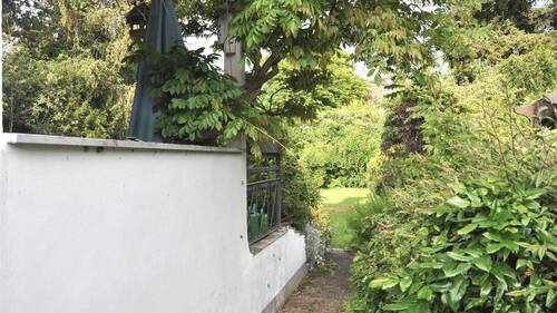 Seitenansicht zur Garage - 