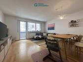 Wohnzimmer - 3 Zimmer Etagenwohnung in Stuttgart