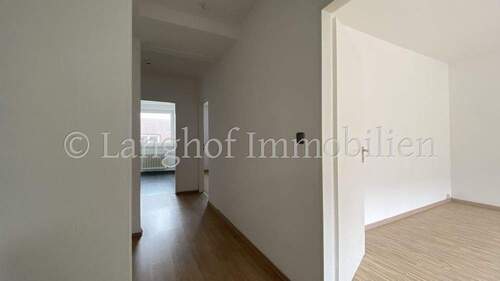Flur - Etagenwohnung mit 58,00 m² in Nürnberg zur Miete