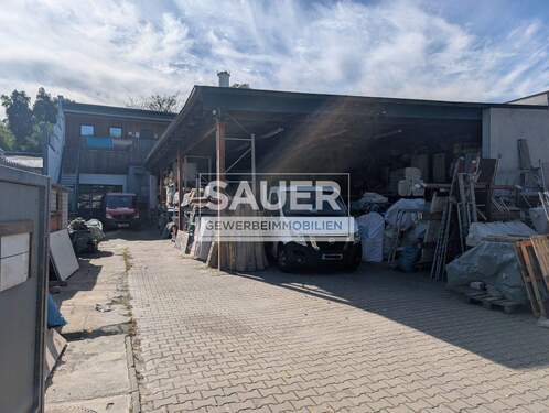 Blick von der Grundstückszufahrt - Halle zum Kaufen in Berlin