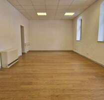 Renovierte Gewerbeeinheit im Zentrum von Bitterfeld - Bitterfeld-Wolfen