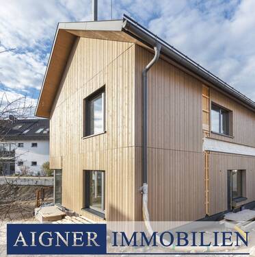Aussenansicht - AIGNER - Exklusives Architektenhaus: Stilvolles Interieur trifft auf nachhaltiges Wohnen