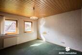 Schlafzimmer - Einfamilienhaus mit 169,70 m² in Kleinkahl zum Kaufen