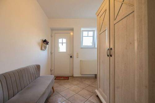 Gemeinsamer Eingangsbereich - 6 Zimmer Einfamilienhaus in Wetzen - Oldendorf