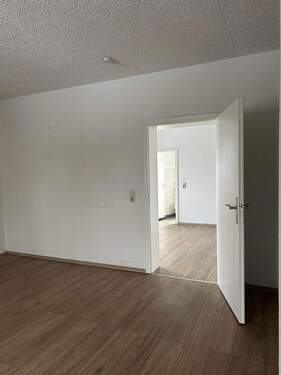 Wohnzimmer Blick Durchgangsz. - 