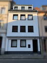 Hausansicht Strassenseite - 8 Zimmer Mehrfamilienhaus, Wohnhaus zum Kaufen in Köln
