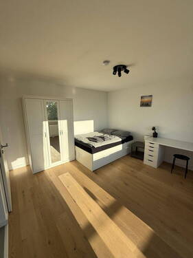 Schlaf- & Wohnbereich - 1 Zimmer Etagenwohnung zur Miete in München